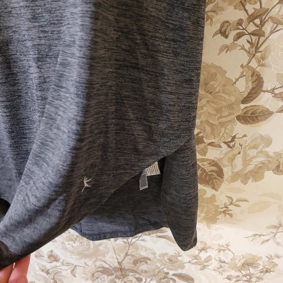 Danskin active top - size S - Picture 3 of 5